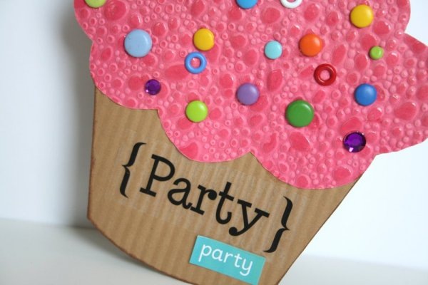 Card Tutorial: Shaped Cupcake Party Invitation or Birthday Card with Template