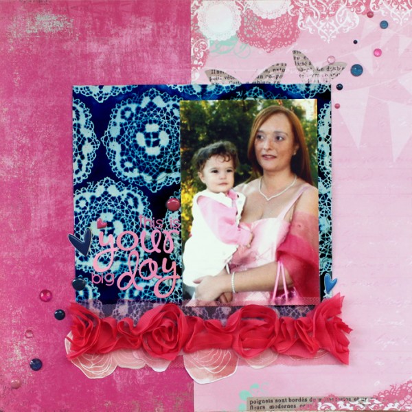 A Pink and Navy Scrapbook Page Color Scheme Recasts Primary Colors |Kiki Kougioumtzi | get It Scrapped
